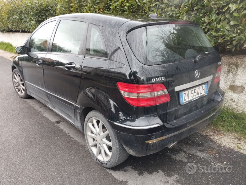 Usata Mercedes B180 109 CV (80 kW) 2008 Nero Monovolume