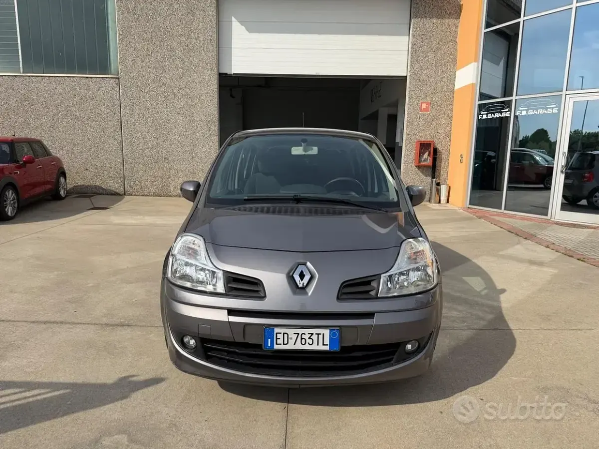 Usata Renault Modus Dynamique 75 CV (55 kW) 2010 Grigio Monovolume