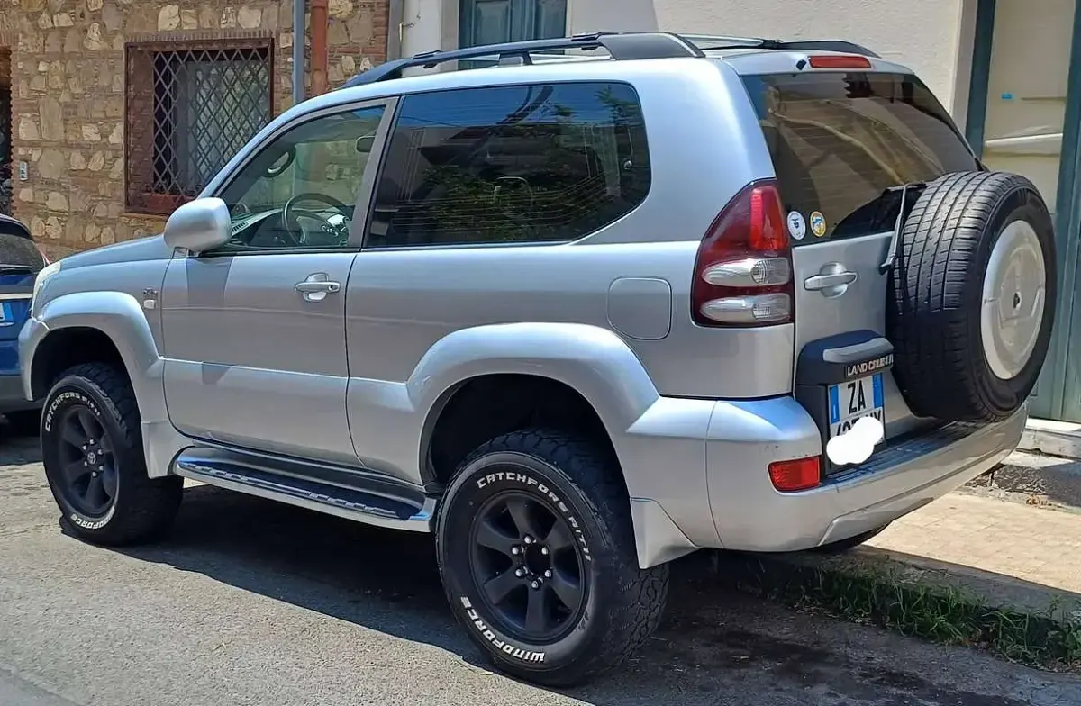 Usata Toyota Land Cruiser Sol 163 CV (119 kW) 2003 Argento SUV