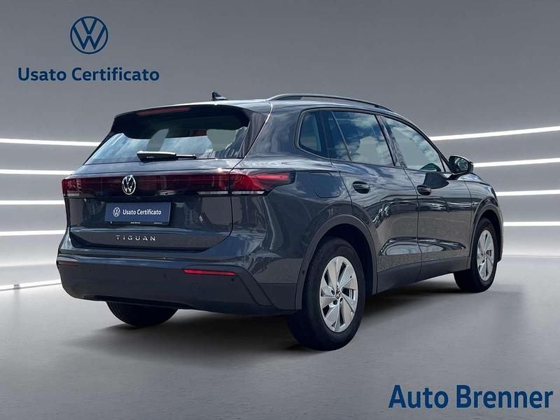 Usata VW Tiguan Life 150 CV (110 kW) 2024 Dolphin grey SUV