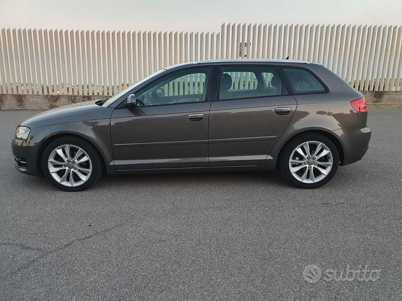 Usata Audi A3 Ambition 140 CV (102 kW) 2012 Bronzo Utilitaria