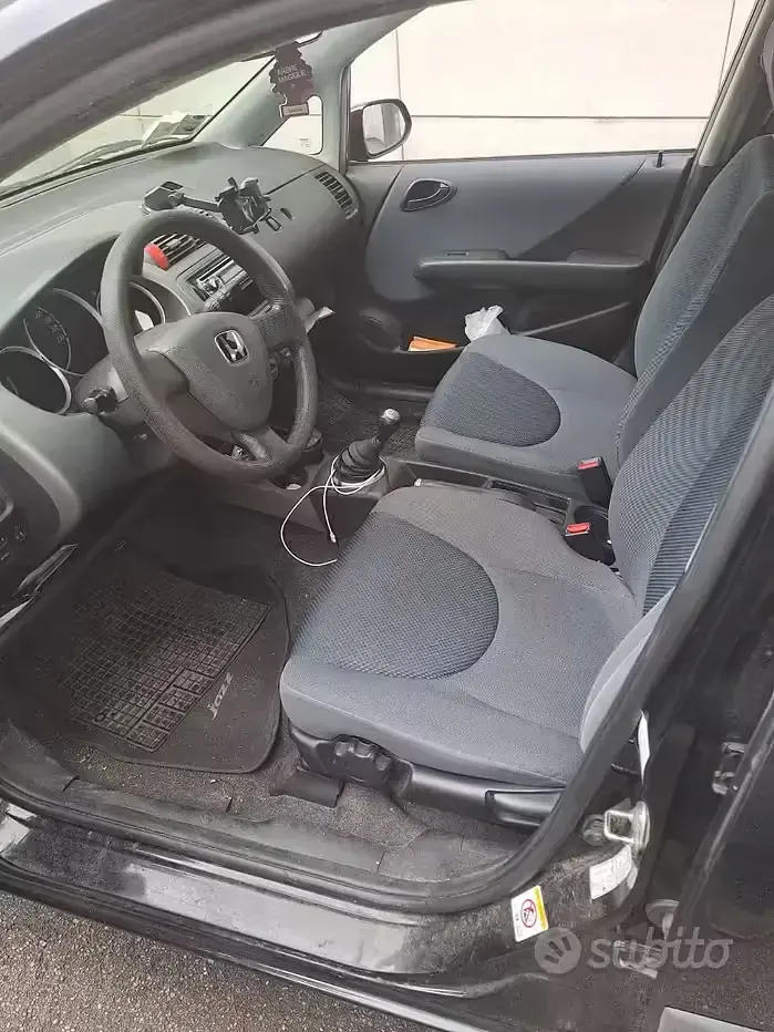 Usata Honda Jazz 78 CV (57 kW) 2007 Nero Utilitaria