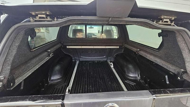 Usata Nissan Navara 190 CV (139 kW) 2014 Nero Pick-up