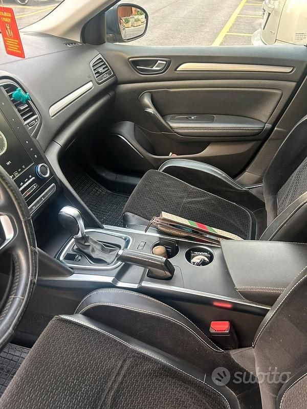 Usata Renault Mégane IV 110 CV (80 kW) 2016 Blu Berlina