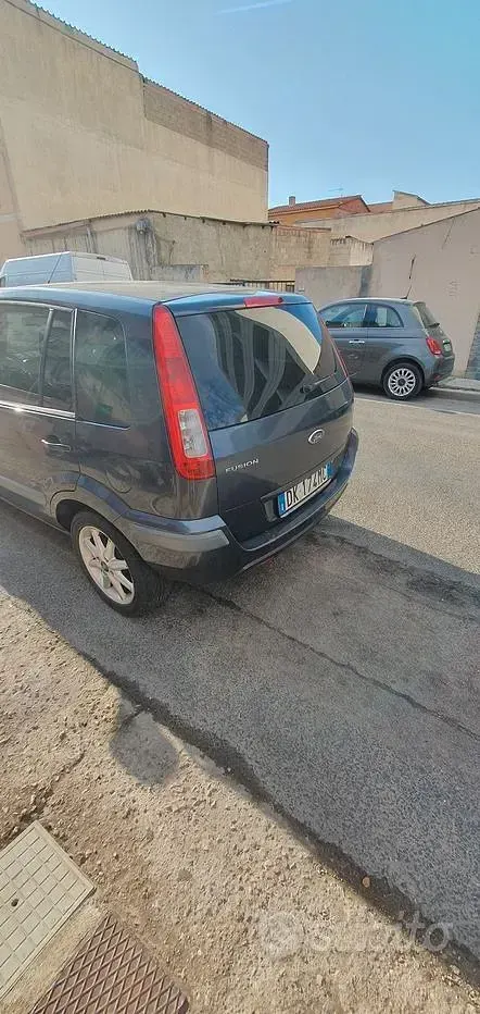 Usata Ford Fusion 68 CV (50 kW) 2007 Nero Utilitaria