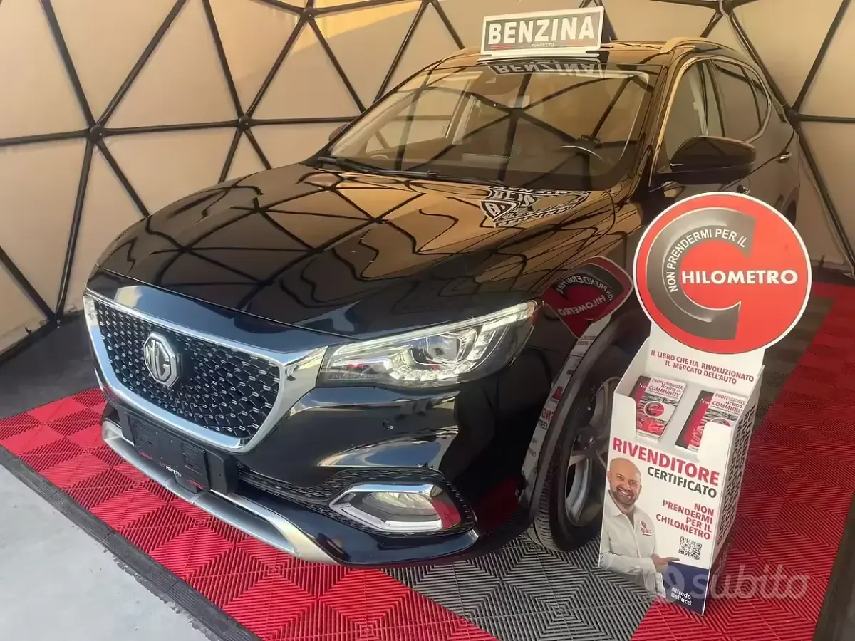 Usata MG HS Luxury 162 CV (119 kW) 2023 Nero SUV