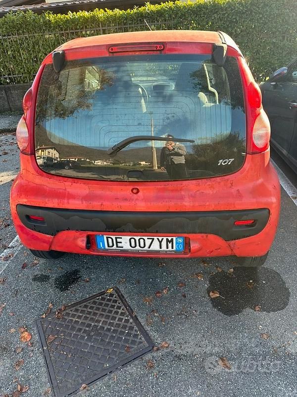 Usata Peugeot 107 68 CV (50 kW) 2010 Utilitaria