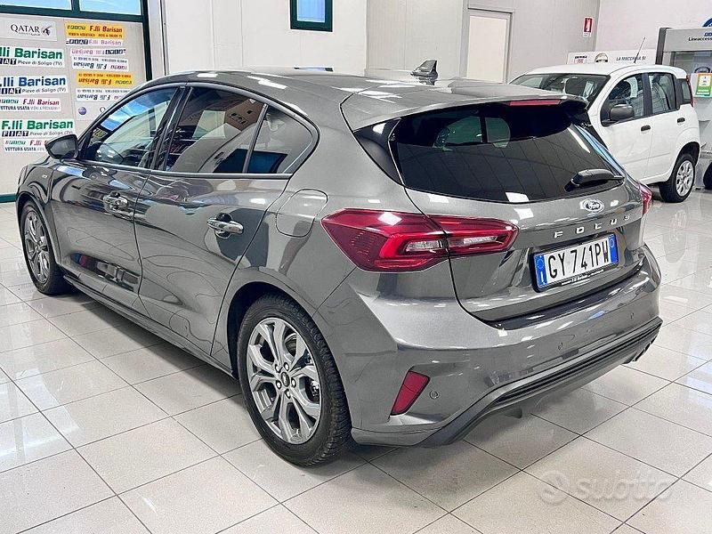 Usata Ford Focus ST 116 CV (85 kW) 2025 Grigio Berlina