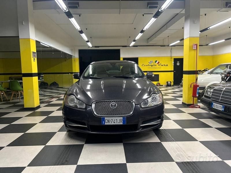 Usata Jaguar XF Premium Luxury 241 CV (177 kW) 2009 Grigio Berlina
