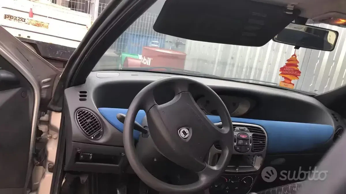 Usata Lancia Ypsilon 60 CV (44 kW) 2001 Utilitaria
