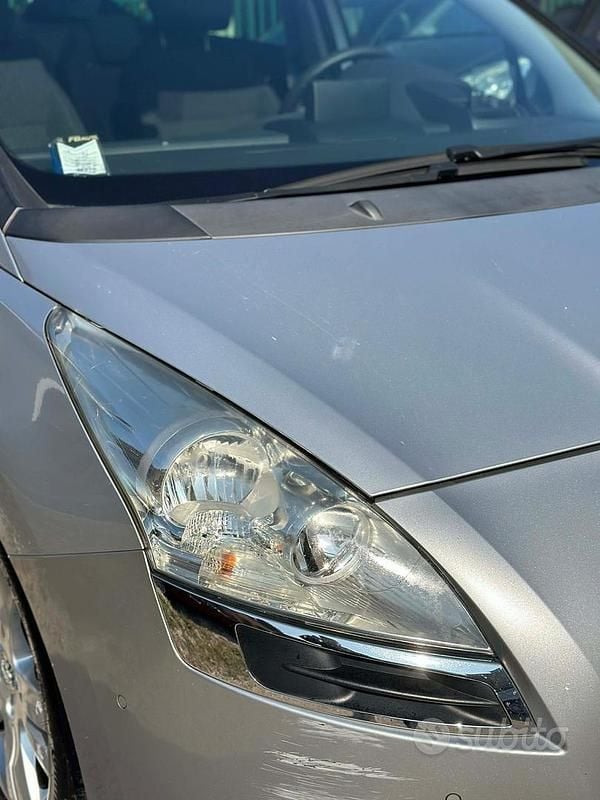 Usata Peugeot 5008 Allure 115 CV (84 kW) 2012 Bianco Monovolume