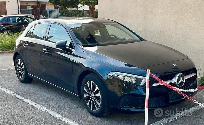 Usata Mercedes A180 Premium 116 CV (85 kW) 2022 Nero Berlina