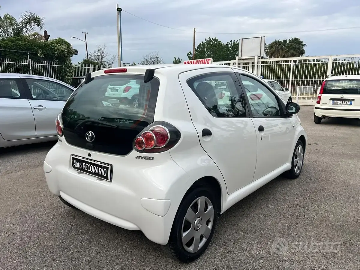 Brugt Toyota Aygo Active 68 HK (50 kW) 2012 Hvid Hatchback