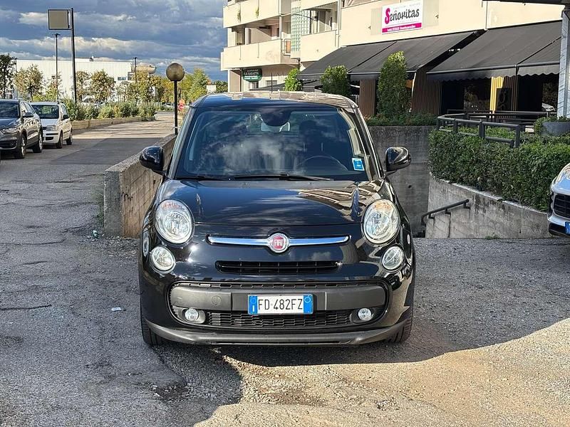 Nero Usata 2016 Fiat 500L Living Monovolume | 9999 € (Buon prezzo) - Immagine 1/4