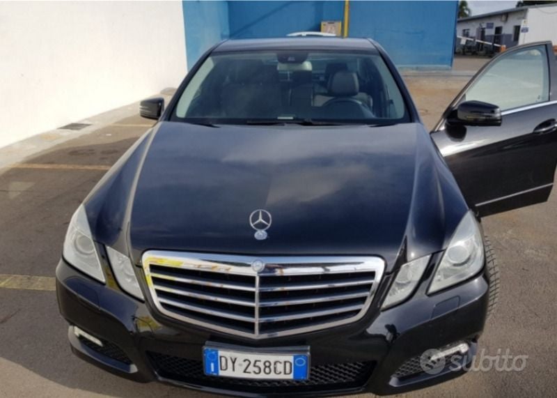 Usata Mercedes E220 170 CV (125 kW) 2009 Nero Berlina