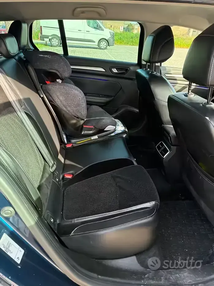 Usata Renault Mégane GrandTour 110 CV (80 kW) 2016 Blu Station wagon