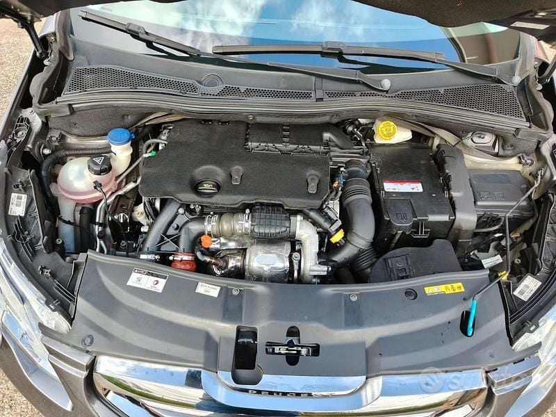 Usata Peugeot 2008 Allure 92 CV (67 kW) 2014 Grigio SUV