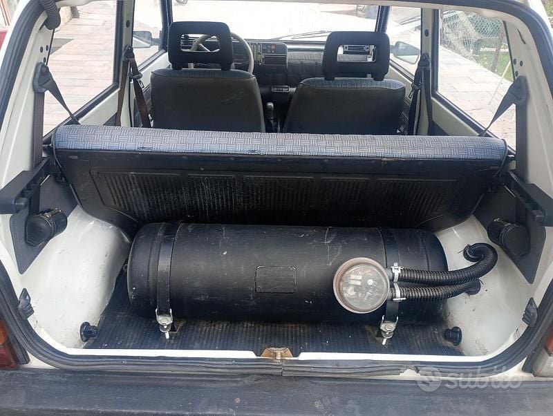Begagnad Fiat Panda Young 54 HK (39 kW) 2002 Vit Sedan