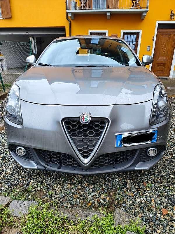 Usata Alfa Romeo Giulietta Super 120 CV (88 kW) 2016 Grigio Utilitaria