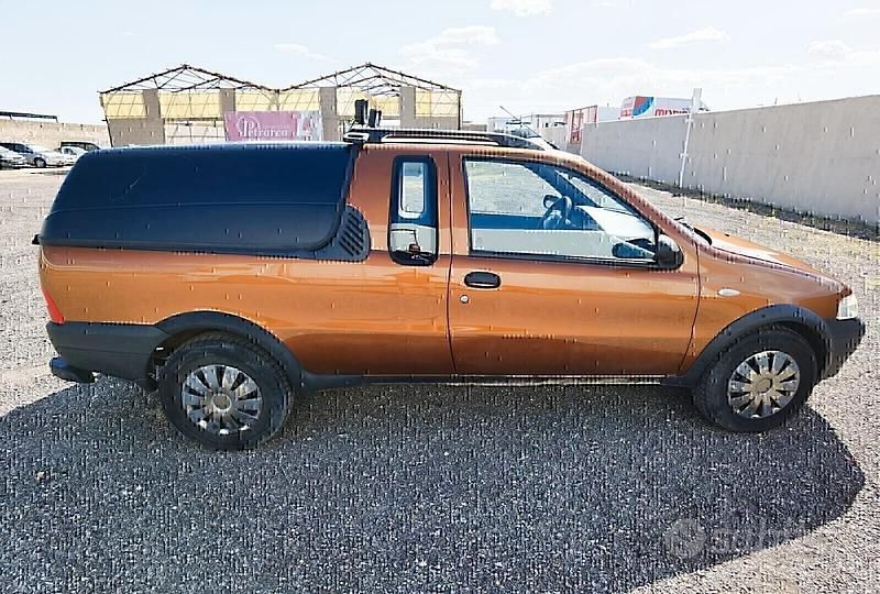 Giallo Usata 2003 Fiat Strada Pick-up | 5000 € (Cara) - Immagine 1/4