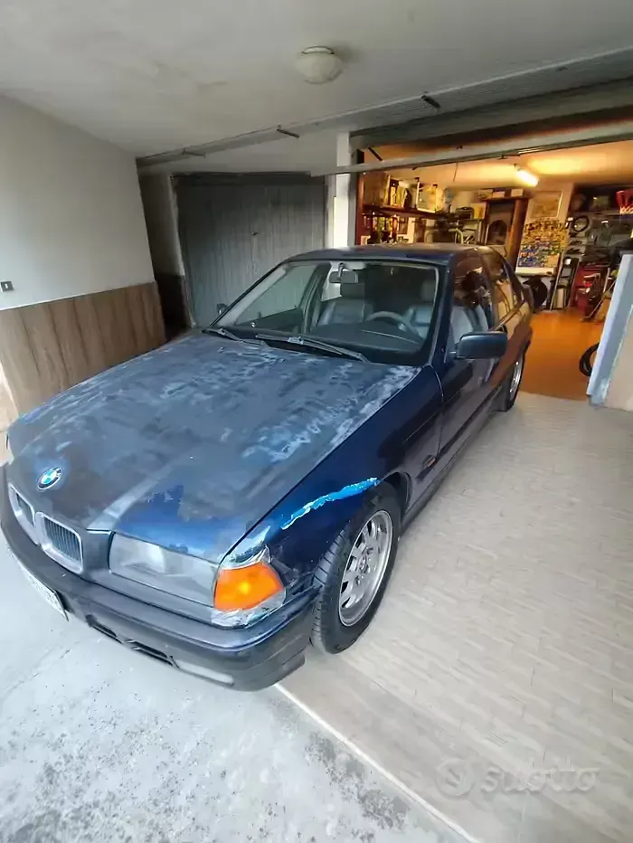 Usata BMW 318 115 CV (84 kW) 1993 Bluazzurro Berlina