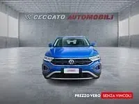 Usata VW T-Roc Life 110 CV (80 kW) 2024 Blu SUV