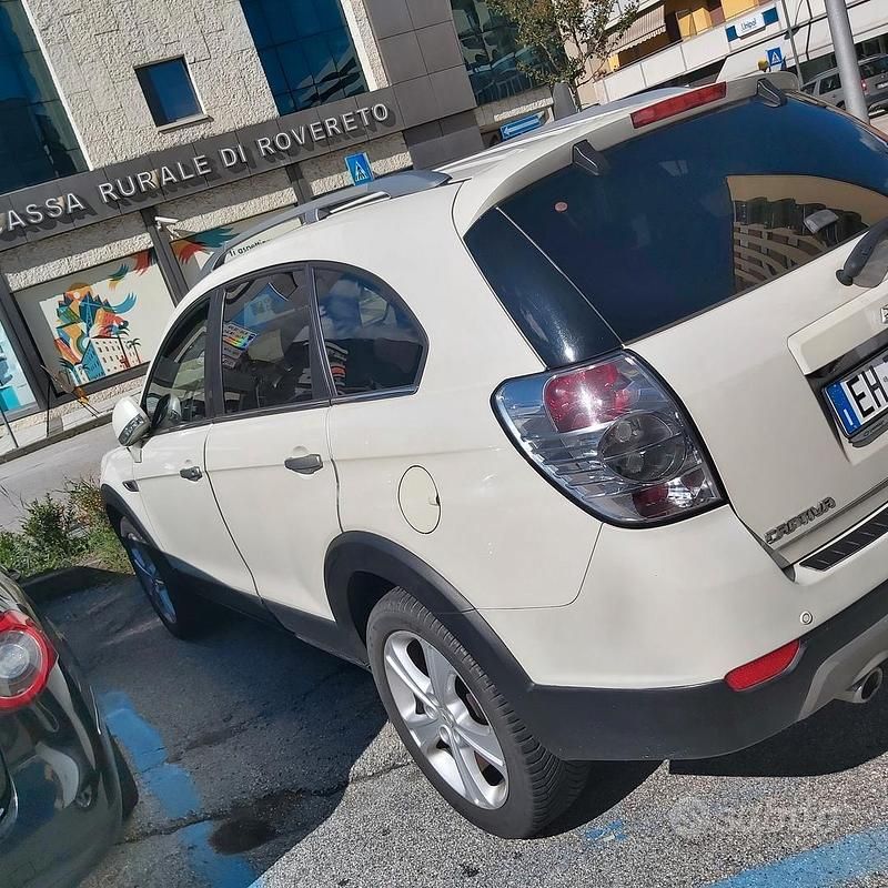 Usata Chevrolet Captiva LTZ 184 CV (135 kW) 2011 Bianco SUV