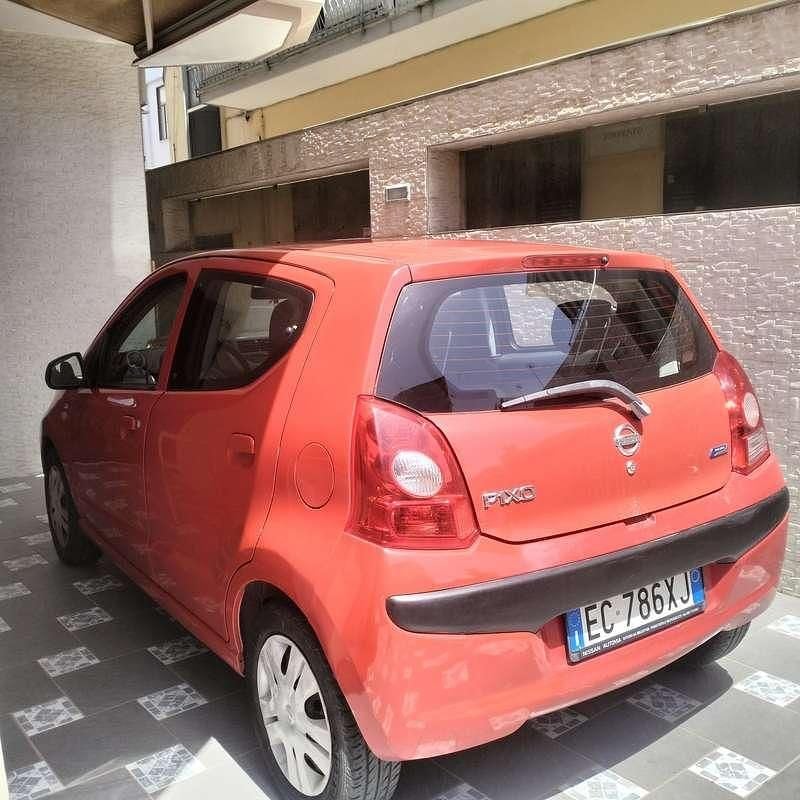 Usata Nissan Pixo 68 CV (50 kW) 2010 Rosso Utilitaria