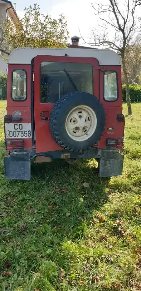 Usata Land Rover Defender 68 CV (50 kW) 1986 SUV