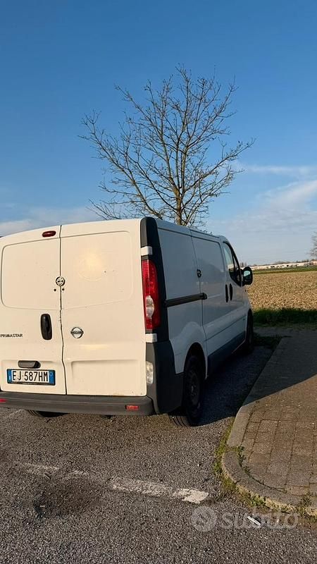 Usata Nissan Primastar 115 CV (84 kW) 2011 Bianco Monovolume