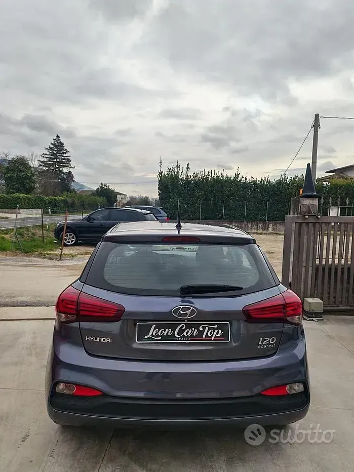 Usata Hyundai i20 73 CV (53 kW) 2019 Blu Utilitaria