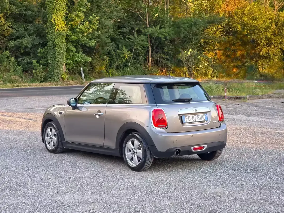 Usata Mini ONE Hype 102 CV (75 kW) 2016 Marrone Utilitaria