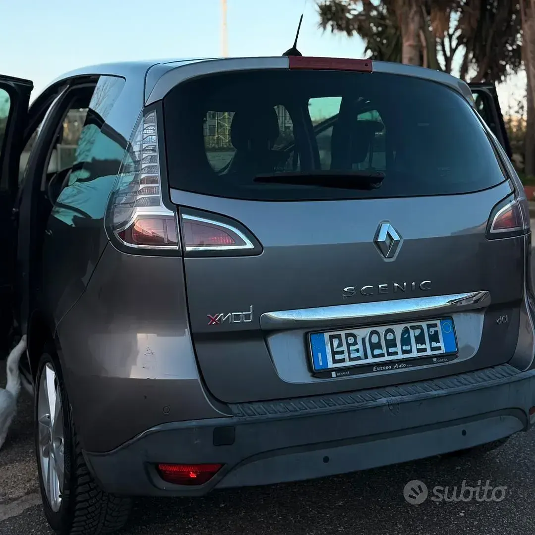 Usata Renault Scenic E-Tech XMOD 2013 Grigio Berlina