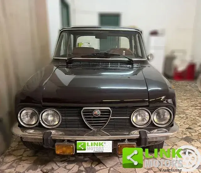 Usata Alfa Romeo Giulia 1300 Super 85 CV (62 kW) 1976 Grigio Berlina
