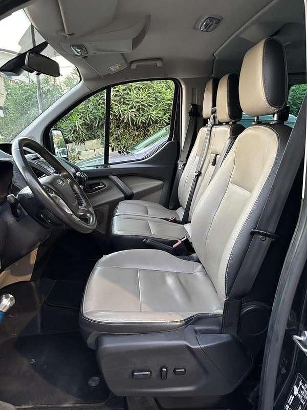 Usata Ford Tourneo Custom 155 CV (114 kW) 2015 Nero Furgone