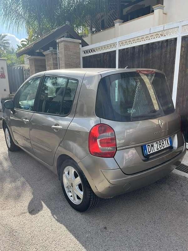 Usata Renault Modus Dynamique 86 CV (63 kW) 2008 Beige Monovolume