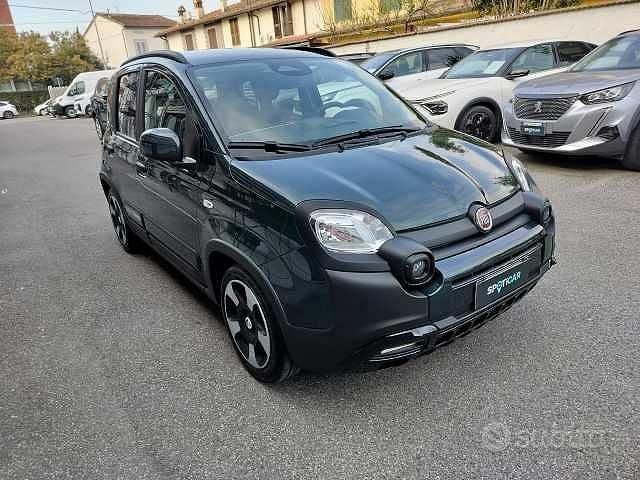Usata Fiat Panda Cross Cross 69 CV (50 kW) 2025 Verde Utilitaria