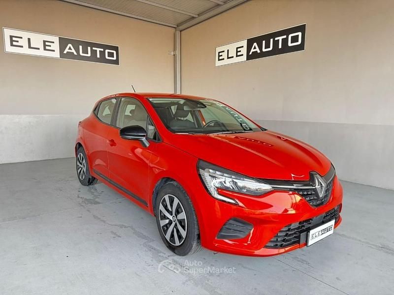 Usata Renault Clio V Equilibre 65 CV (47 kW) 2023 Arancione Berlina