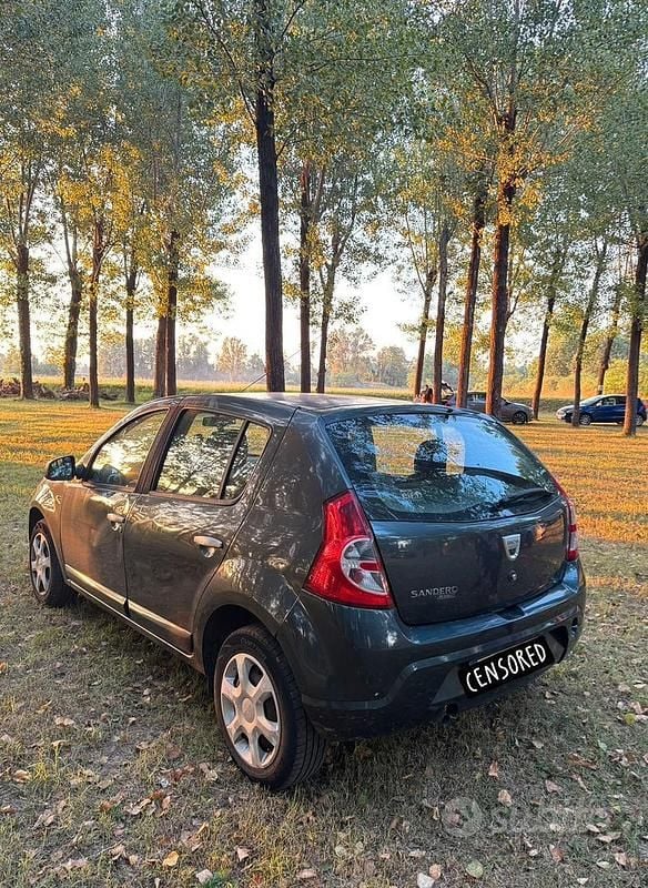 Usata Dacia Sandero 75 CV (55 kW) 2009 Nero Berlina