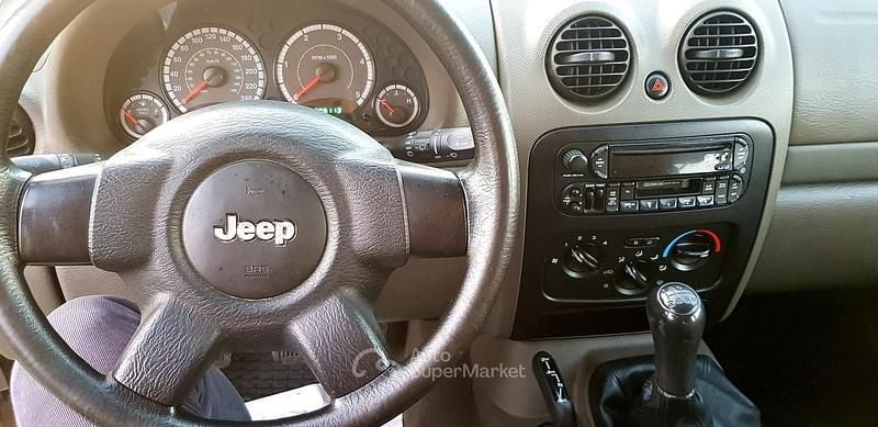 Usata Jeep Cherokee 163 CV (119 kW) 2008 Bianco SUV