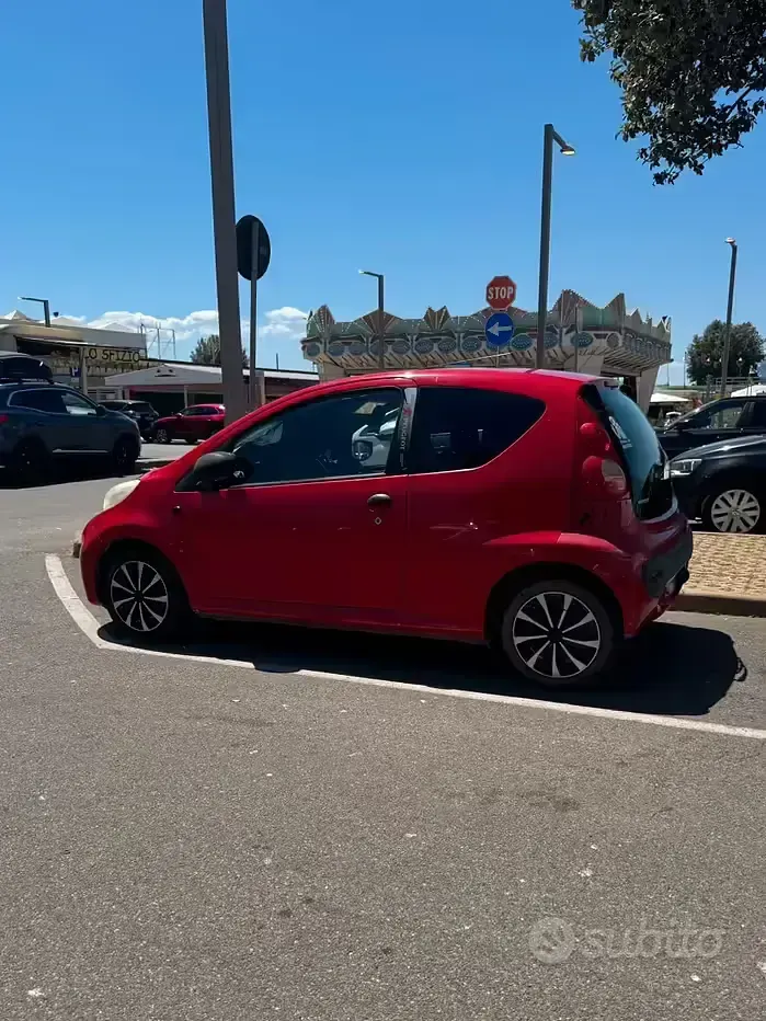 Usata Peugeot 107 68 CV (50 kW) 2009 Rosso Utilitaria