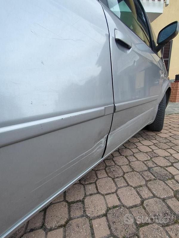 Usata Fiat Idea Active 95 CV (69 kW) 2004 Grigio Monovolume