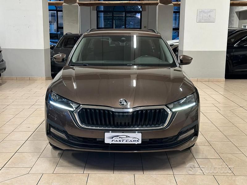 Usata Skoda Octavia Ambition 150 CV (110 kW) 2021 Marrone Station wagon