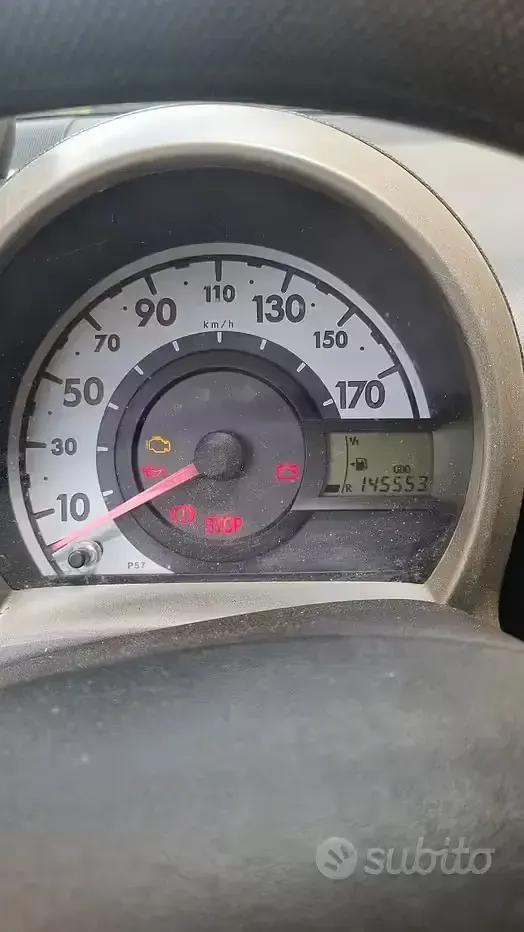 Usata Toyota Aygo 68 CV (50 kW) 2005 Grigio Utilitaria