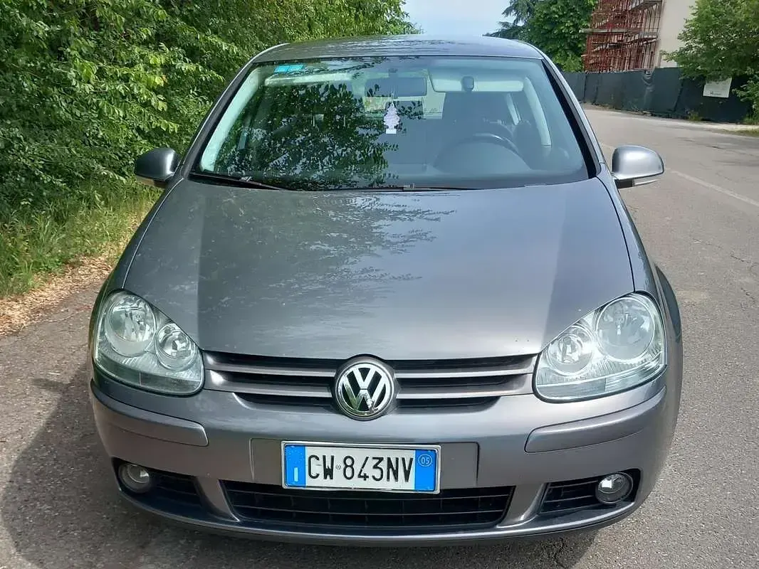 Usata VW Golf IV Sportline 140 CV (102 kW) 2005 Grigio Berlina