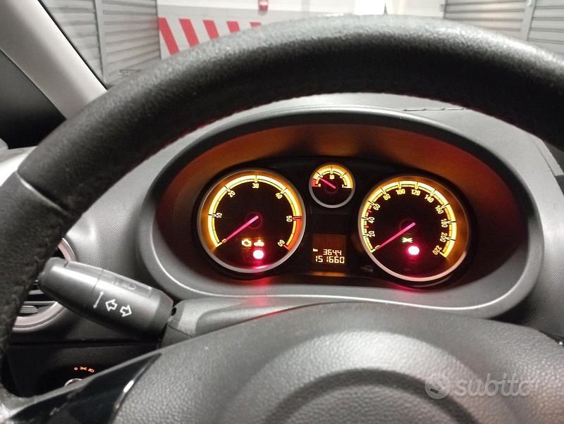Usata Opel Corsa 75 CV (55 kW) 2016 Blu Utilitaria