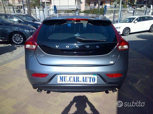 Usata Volvo V40 CC 120 CV (88 kW) 2018 Grigio Station wagon
