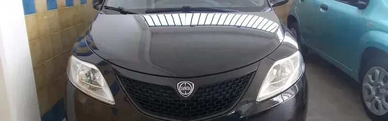 Usata Lancia Ypsilon Silver 69 CV (50 kW) 2017 Utilitaria