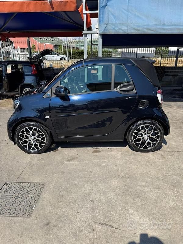 Usata Smart ForTwo Electric Drive 60 kW (82 CV) 2023 Cabrio