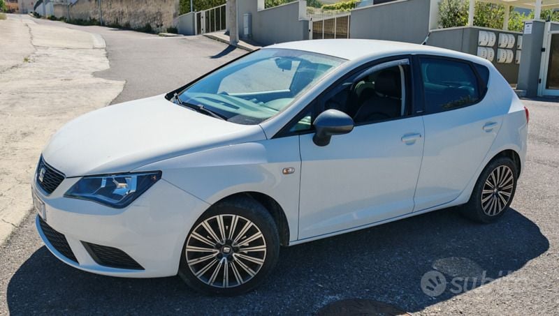 Bianco Usata 2017 Seat Ibiza CONNECT Due volumi | 6800 € (Super prezzo) - Immagine 1/4